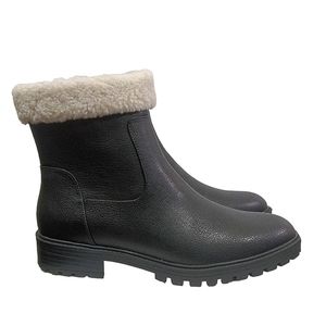 Wonderly "Hexley" Black & Off-White Booties Size 7.5